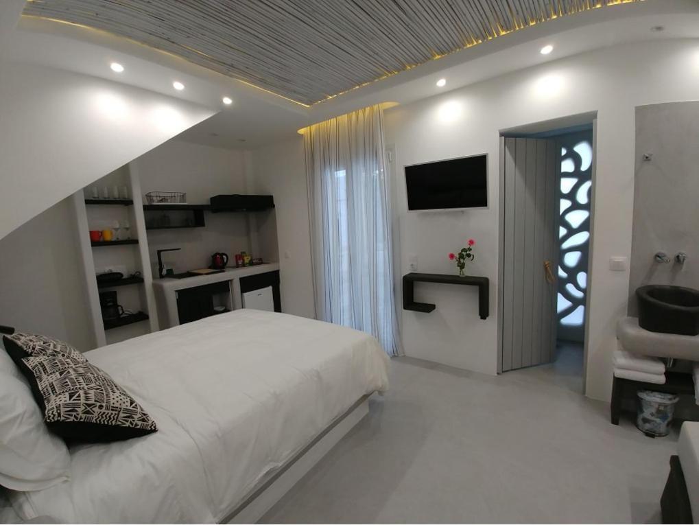 Blue Heart Luxury Suites Naxos City Exterior photo